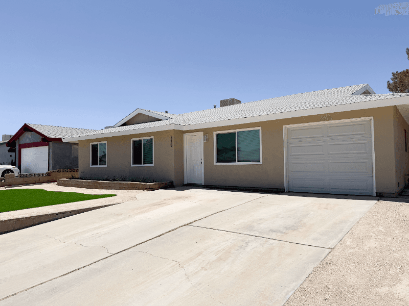 Ridgecrest House: 325 Dawn Ct