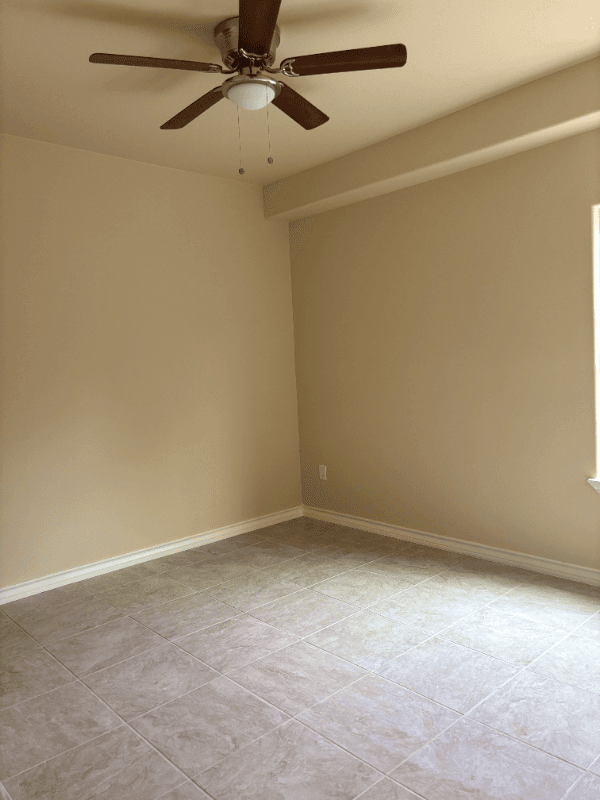 Laredo Apartment: 1201 E Gustavus
