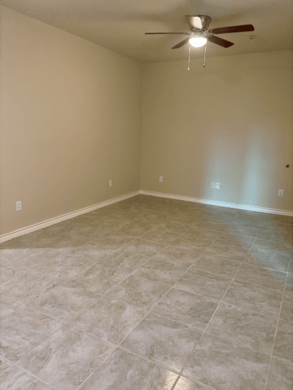 Laredo Apartment: 1201 E Gustavus