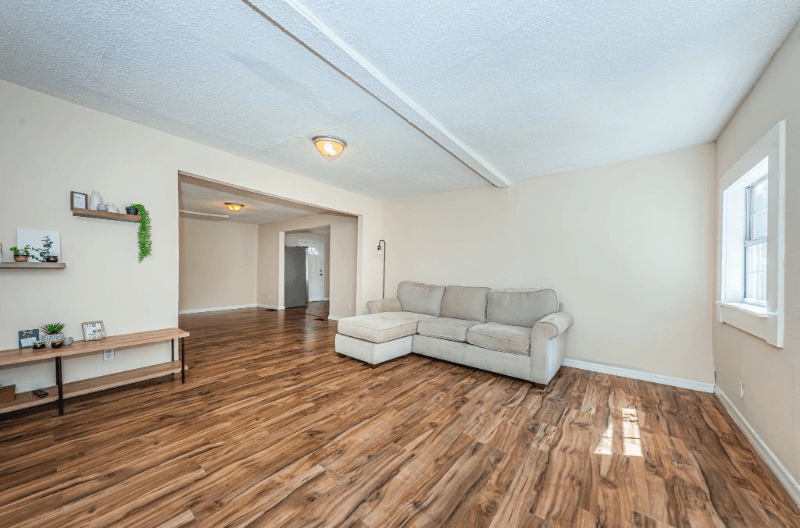 Tampa Single Room: 1104 E Genesee St
