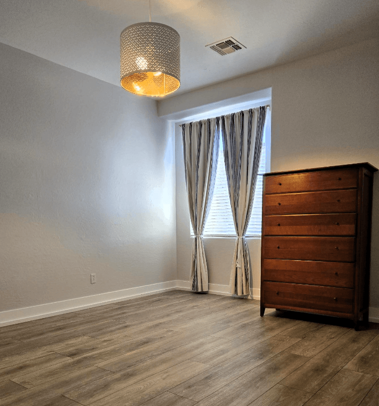 Phoenix Single Room: 2320 W Forest Pleasant Place