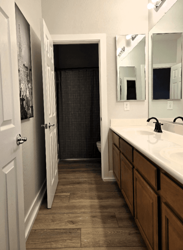 Phoenix Single Room: 2320 W Forest Pleasant Place