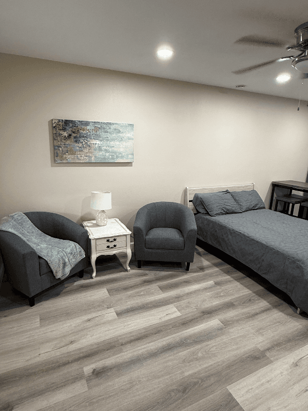 Kountze Apartment: 135 W Monroe St
