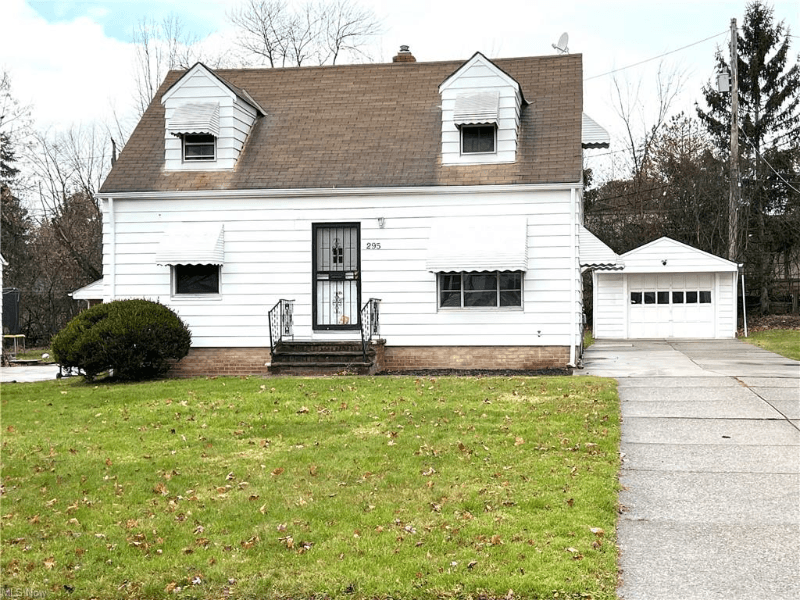 Bedford House: 295 Grand Blvd