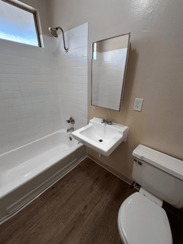 La Habra Apartment: 1001 E. Stearns Ave