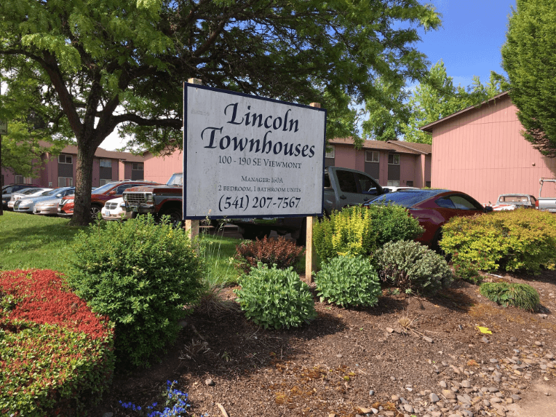 Corvallis Apartment: 100-190 SE Viewmont Ave