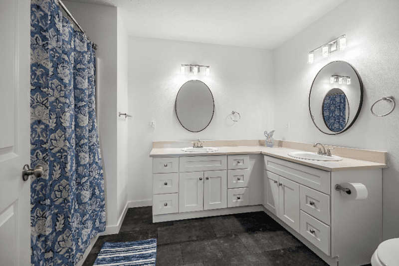 Kellogg Condo: 140 Railroad Avenue