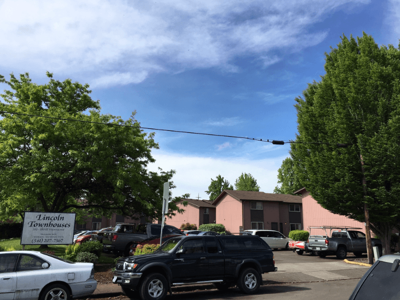 Corvallis Apartment: 100-190 SE Viewmont Ave