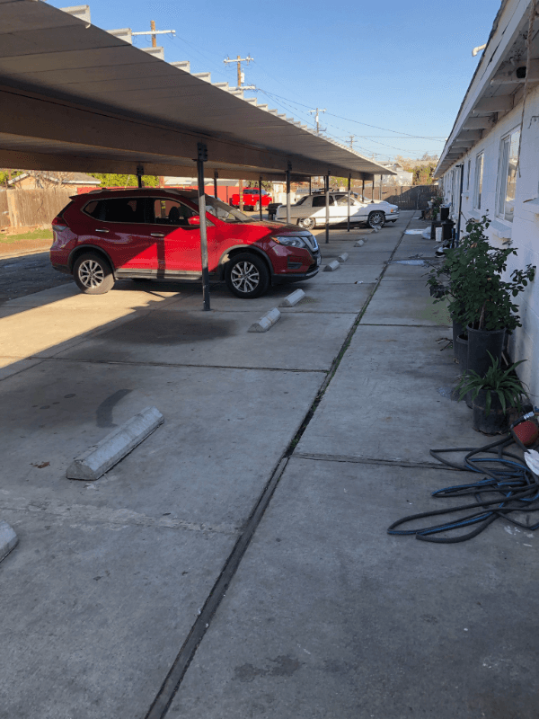 Fresno Apartment: 3 E San Joaquin St