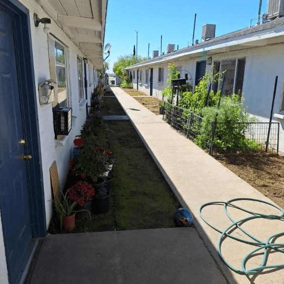 Fresno Apartment: 3 E San Joaquin St