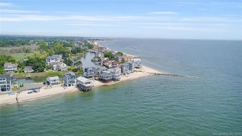 Fairfield House: 2155 Fairfield Beach Rd