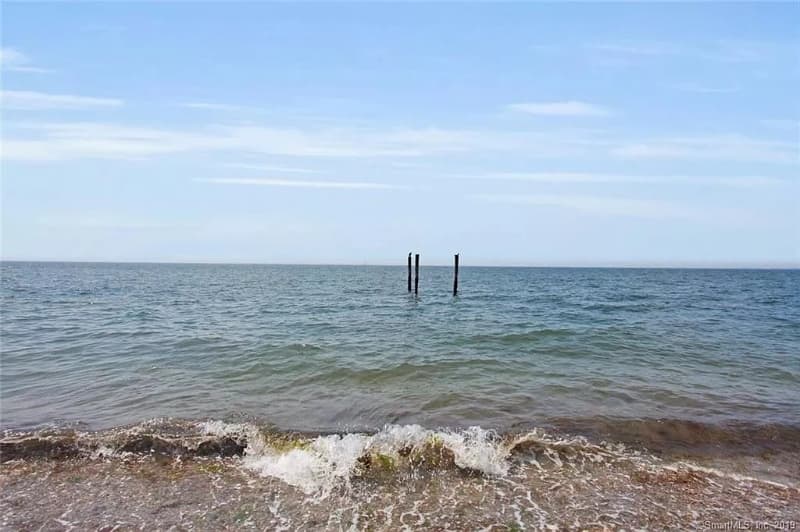 Fairfield House: 2155 Fairfield Beach Rd