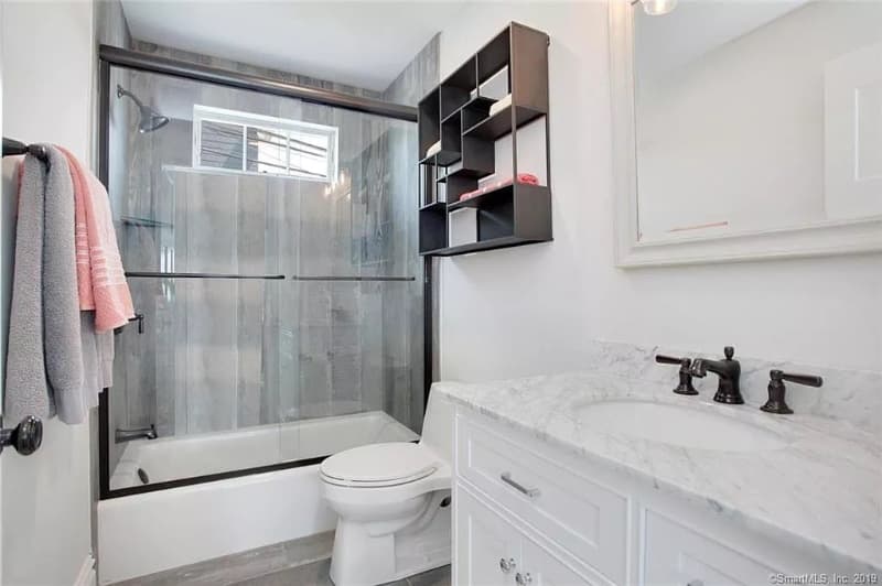 Fairfield House: 2155 Fairfield Beach Rd