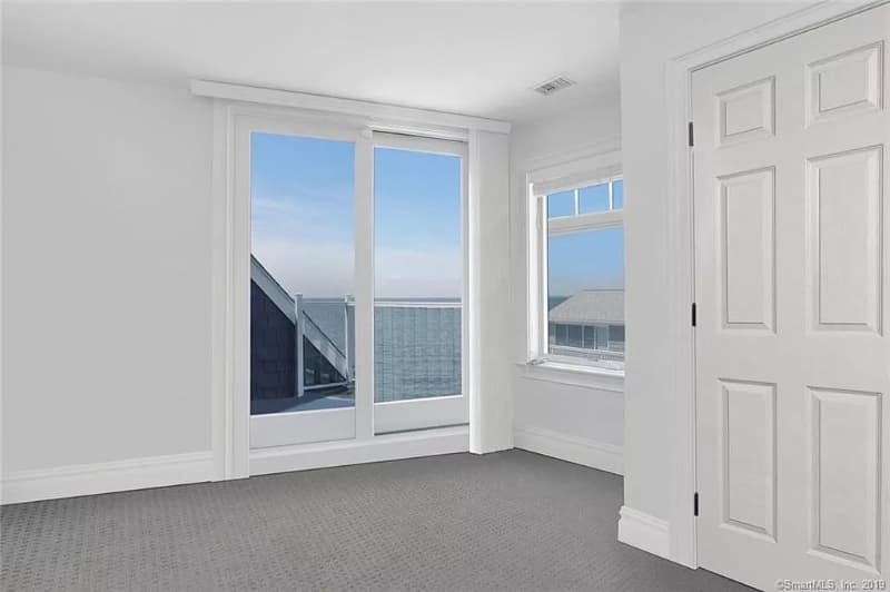 Fairfield House: 2155 Fairfield Beach Rd
