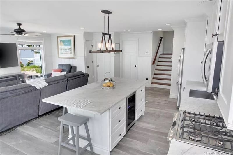 Fairfield House: 2155 Fairfield Beach Rd