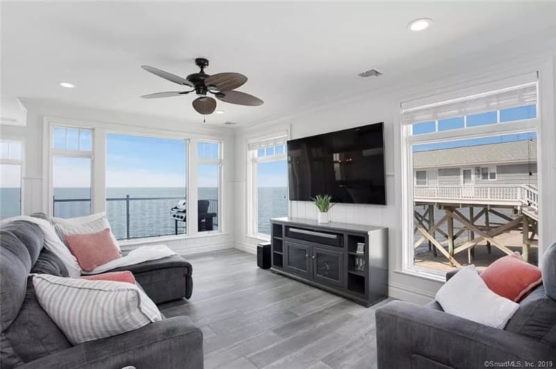Fairfield House: 2155 Fairfield Beach Rd