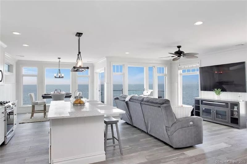Fairfield House: 2155 Fairfield Beach Rd