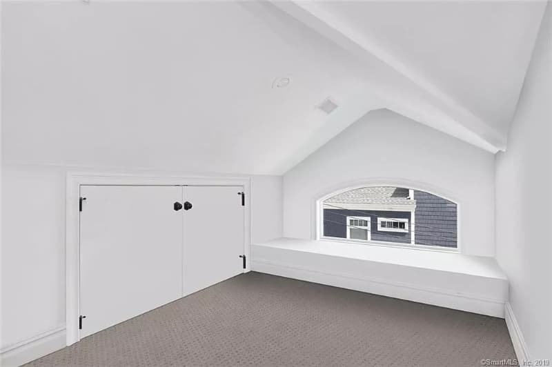 Fairfield House: 2155 Fairfield Beach Rd