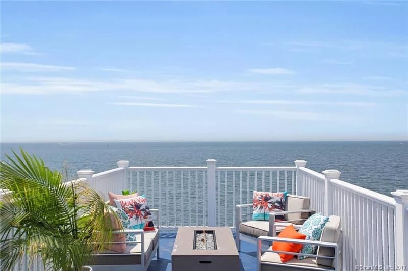 Fairfield House: 2155 Fairfield Beach Rd
