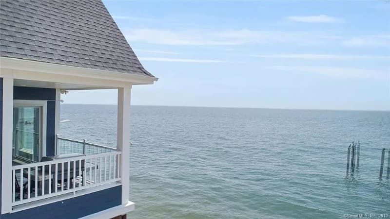 Fairfield House: 2155 Fairfield Beach Rd