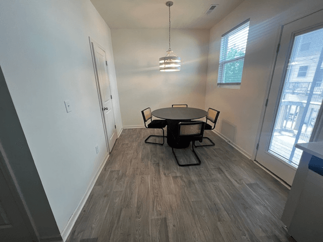 charlotte Single Room: 11009 woodland creek way