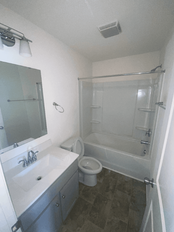 charlotte Single Room: 11009 woodland creek way