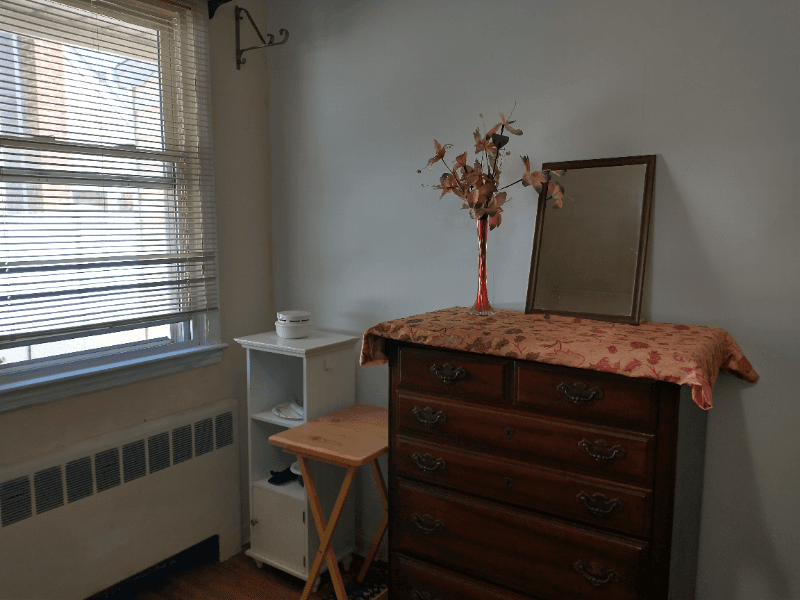 East Meadow Single Room: 1843 Fairhaven Rd