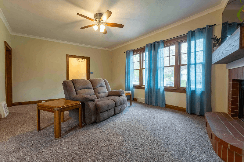 Dubuque Single Room: 1215 Mount Pleasant St