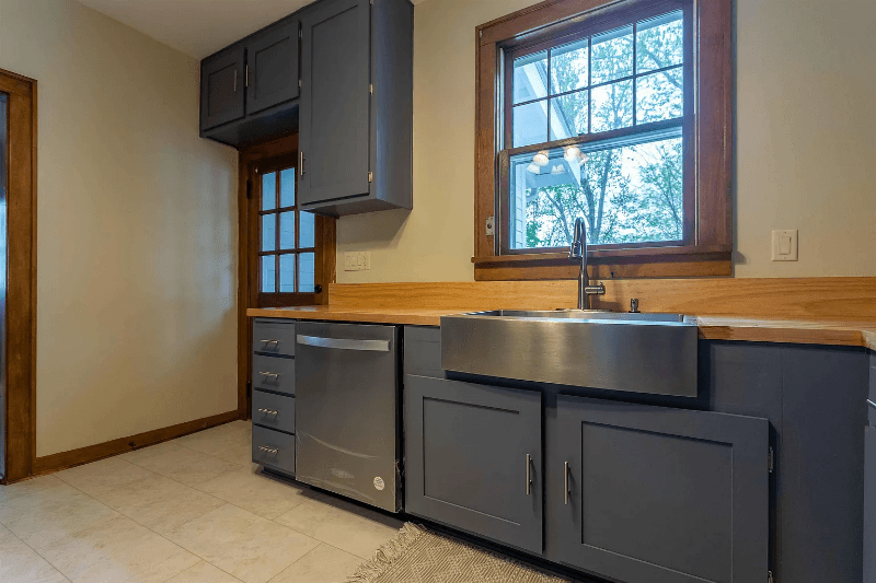Dubuque Single Room: 1215 Mount Pleasant St