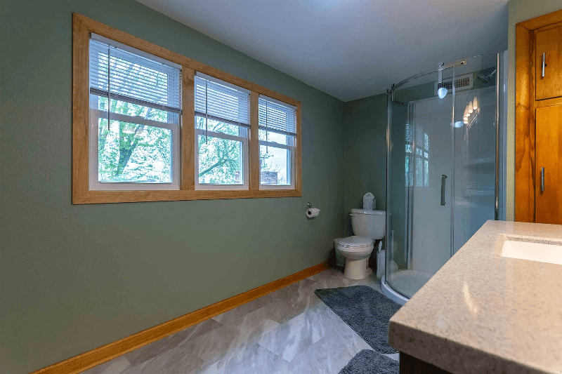 Dubuque Single Room: 1215 Mount Pleasant St