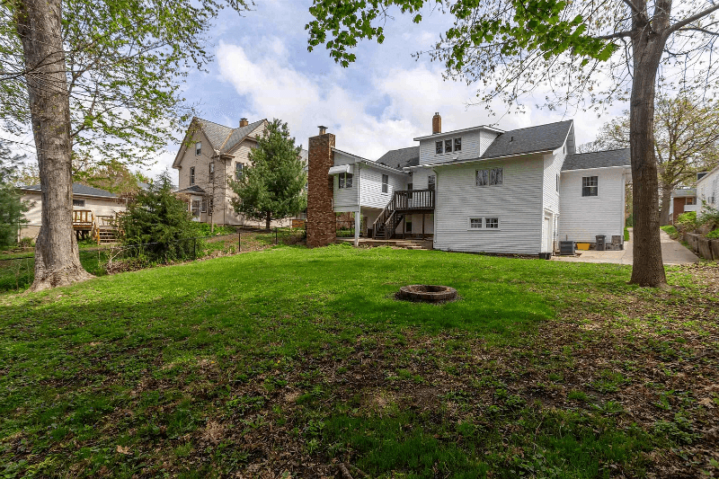 Dubuque Single Room: 1215 Mount Pleasant St