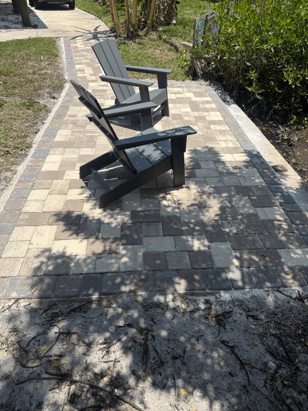 Tampa House: 9118 1/2 Brunswick ln