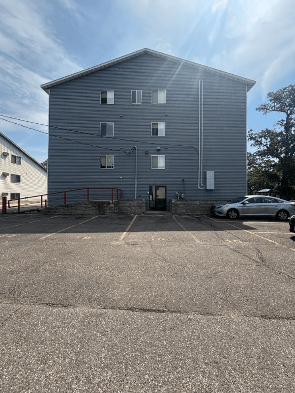 St Cloud Single Room: 627 5th ave south