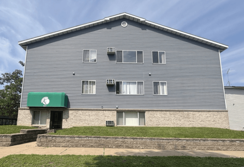 St Cloud Single Room: 627 5th ave south