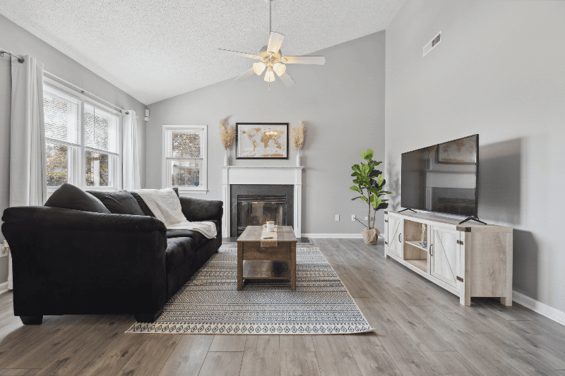 Wilmington House: 6707 low bush ct