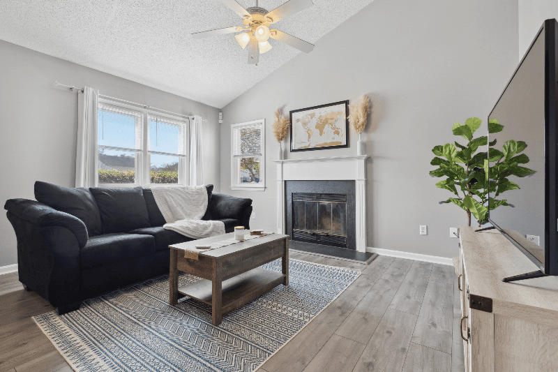 Wilmington House: 6707 low bush ct