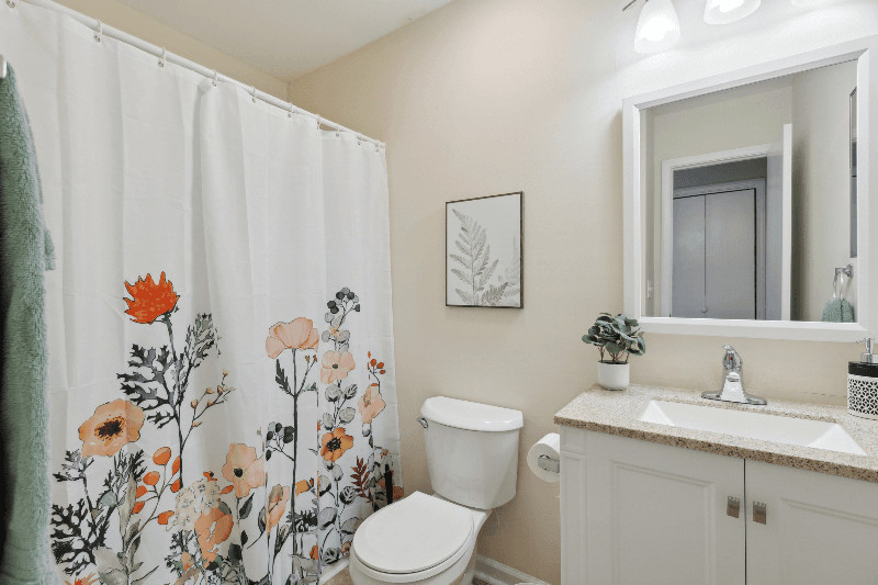 Wilmington House: 6707 low bush ct