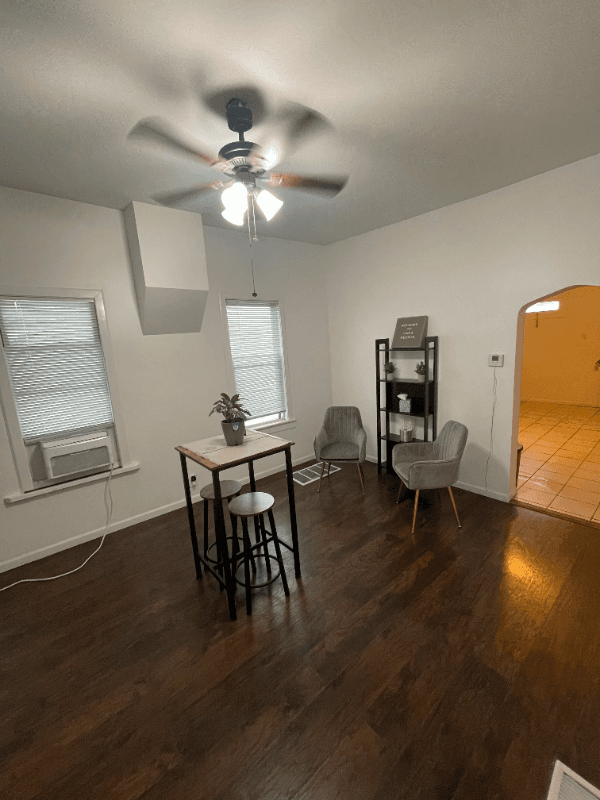 Chicago Apartment: 1931 S Peoria St