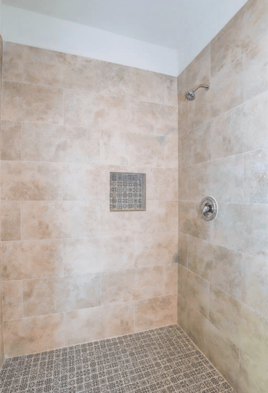 Houston House: 6409 Carver Road