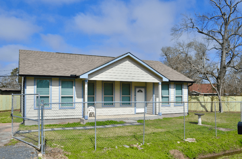 Houston House: 6409 Carver Road