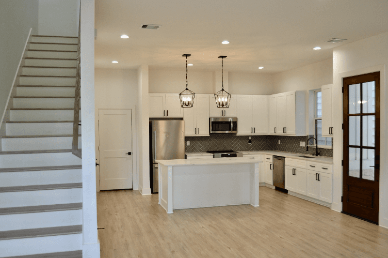 Houston House: 6426 Highland Pine Ln