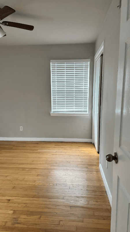 Dallas House: 10932 Dunaway Dr