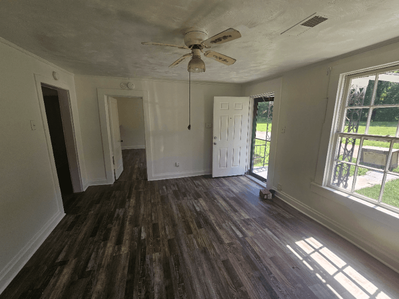Covington House: 836 S Tipton St