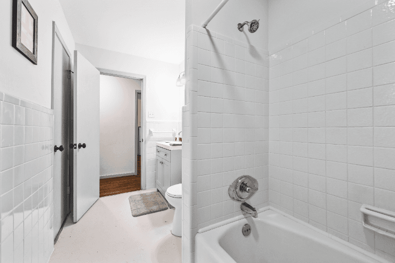 Atlanta House: 2523 Ben Hill Rd