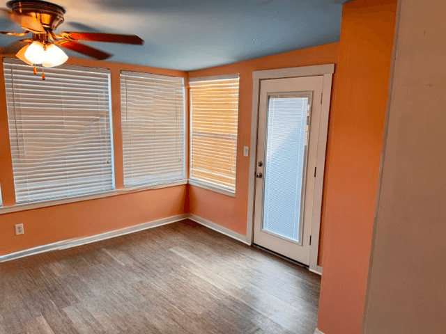Deltona House: 1911 S Palomar Dr