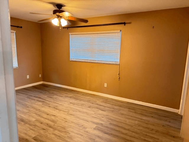 Deltona House: 1911 S Palomar Dr