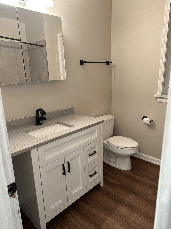 Chicago Apartment: 7940 S Saint Lawrence Ave Apt 1