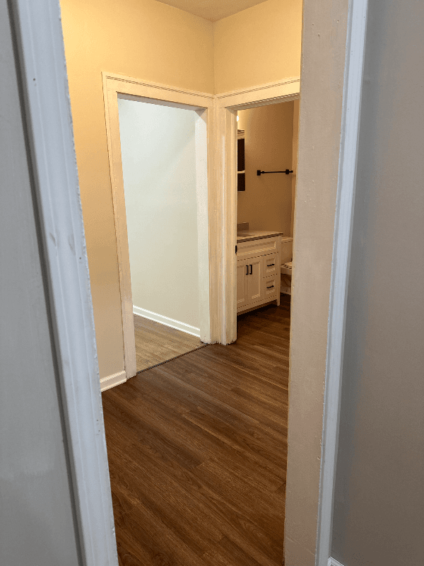 Chicago Apartment: 7940 S Saint Lawrence Ave Apt 1
