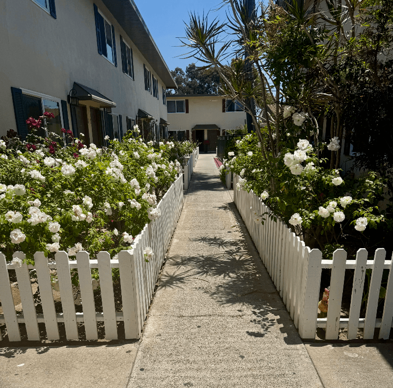 Costa Mesa Apartment: 1978 Maple Ave.