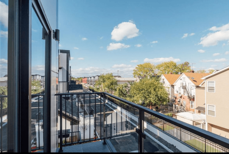 Elizabeth Condo: 716 Seaport Dr